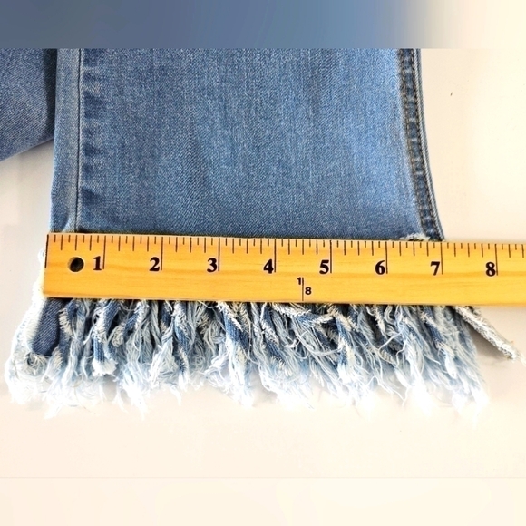 Sade & Sage Frayed flare Cuff  Crop Size Small - Picture 5 of 11